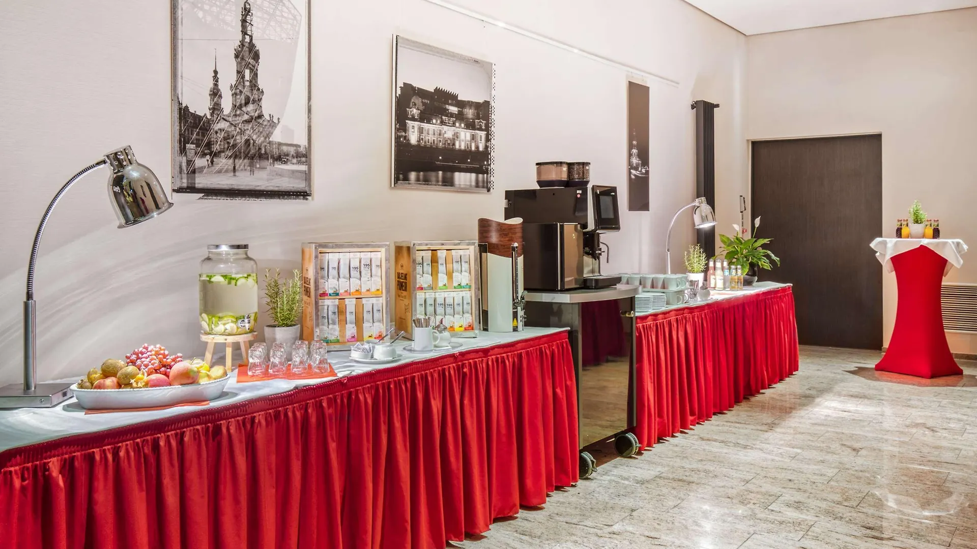 **** Отель Intercityhotel Дрезден Германия