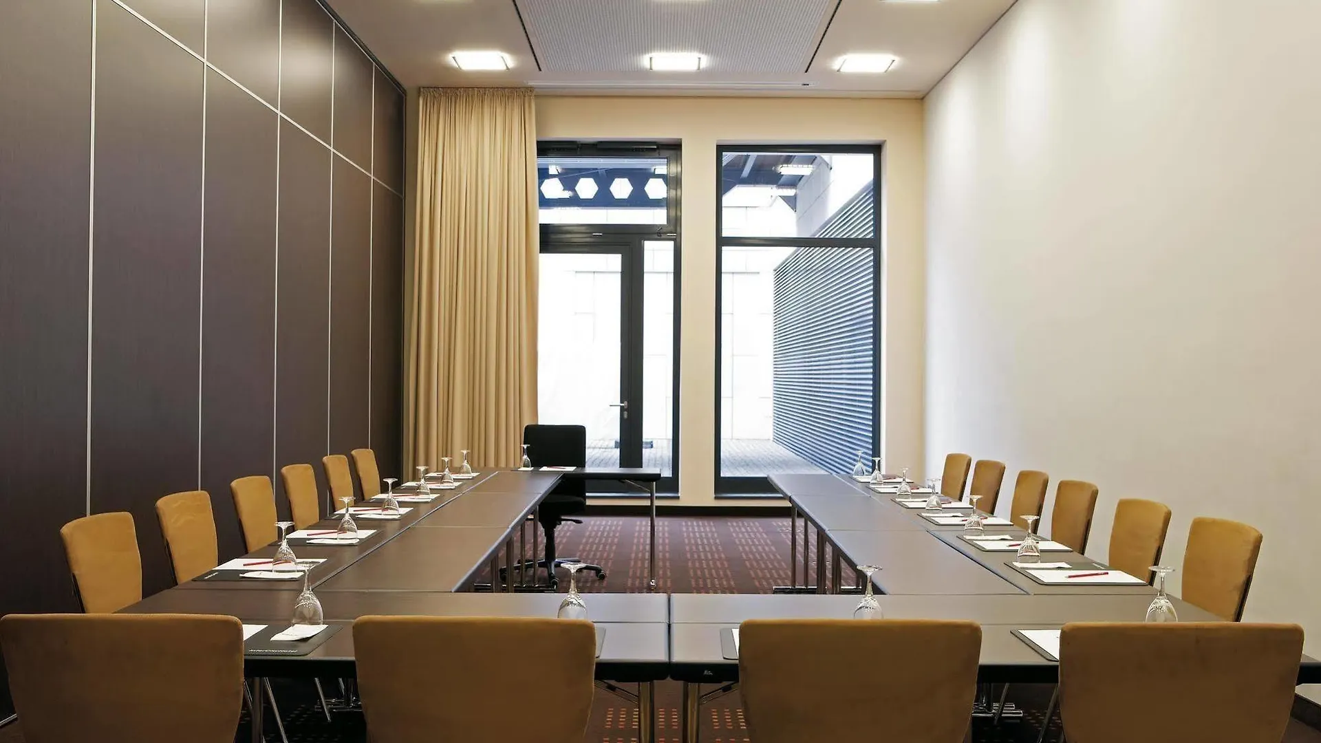 Intercityhotel Дрезден Отель